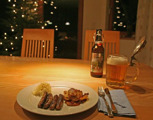TepanYakiStrohwittwerBratwürsteBratekartoffelTeller
