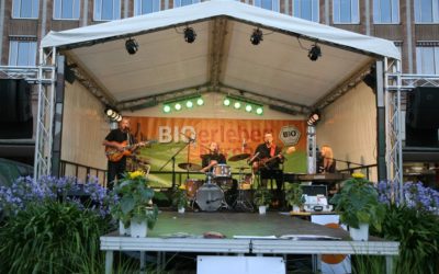BIOerleben 2010: die Kochshows in der Möbelmacher Massivholzküche am Samstag
