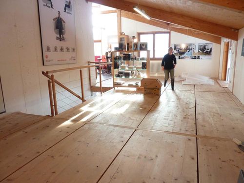 AusstellungFussbodenlegenUte
