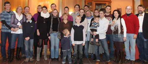 Weihnachtsfeier2011__0107GruppenbildAusschnittWEB