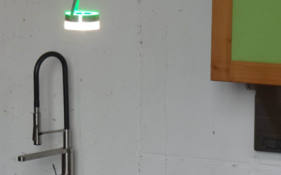 Unsere Massivholztische haben die LED-Leuchte Dolorinua von Sigllicht und Amelies Lächeln verdient