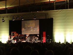 Abschlusskonzert des 14. Hersbrucker Gitarrenfestivals mit Klaus Doldinger und dem Cornelius Claudio Kreusch Trio