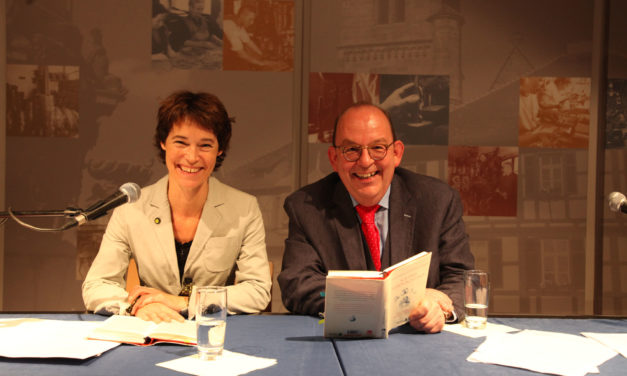 Denis Scheck und Eva Gritzmann lesen aus „Solons Vermächtnis“ bei den 18. Unterkrumbacher Werkstatt-Tagen am 11. Juni 2016