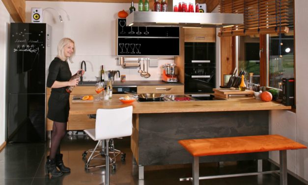 Die neue Massivholzküche aus fränkischer Eiche kann im neuen Jahr schon einen neuen Besitzer bekommen