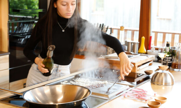 Am Tepan Yaki köstliche Sauce aus den Röststoffen des Fleisches herstellen und warum man dazu einen schicken Saugnapf braucht
