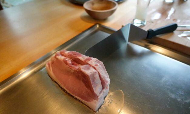 Einfach Kochen Nr. 18: Kotelett vom schwabhofschen Weideschwein auf dem Tepan Yaki zubereiten – der Tepan hat Vorteile gegenüber dem Grill!