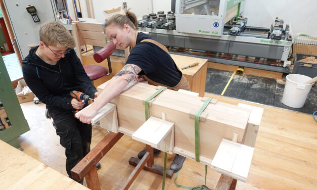 Wie die erste nachhaltige Hifianlage aus Massivholz – Lautsprecher, Verstärker und Plattenspieler – aus fränkischem Kirschbaum entstand