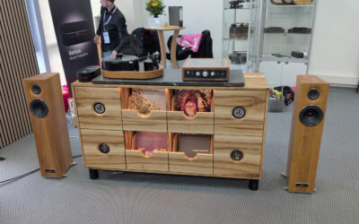 Pressemeldung: Unser Schallplattenschrank, Plattenspieler, Verstärker und Boxen auf der letzten High End Hifi-Messe in München 2025