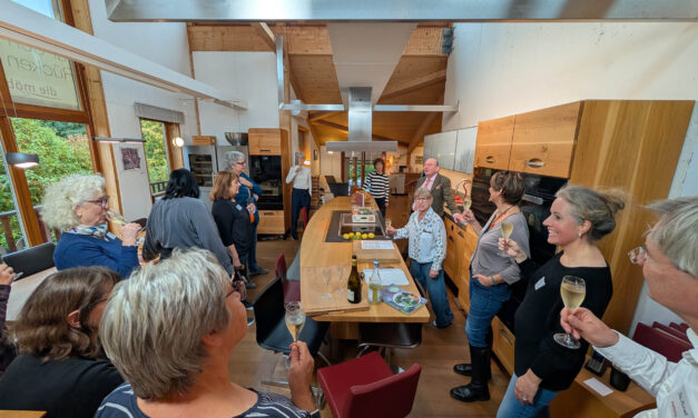 Pressemeldung: Tag des Schreiners und der Küche mit Reh-Kochworkshop am 8. Nov.