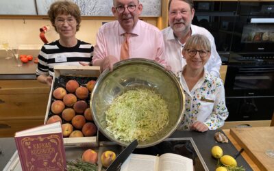 Kochworkshop und Lesung mit Denis Scheck und Eva Gritzmann und „Kafkas Kochbuch“ bei den 25. Unterkrumbacher Werkstatt-Tagen