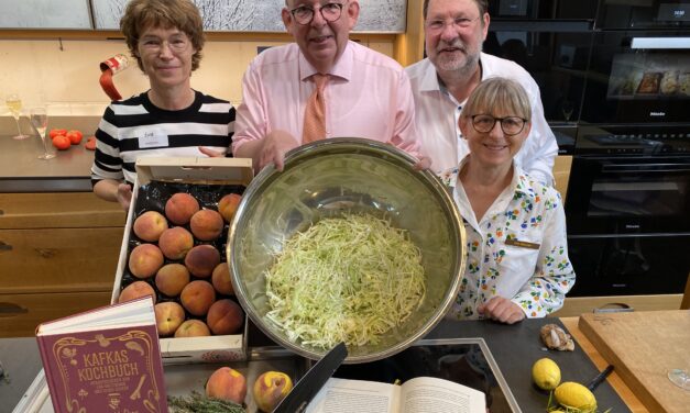 Kochworkshop und Lesung mit Denis Scheck und Eva Gritzmann und „Kafkas Kochbuch“ bei den 25. Unterkrumbacher Werkstatt-Tagen