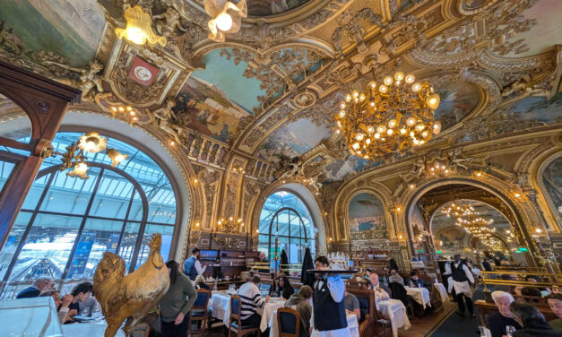 Paris – Unterkrumbach: Halloween, Crêpes Suzette am Gare de Lyon, Beef Tatar, handgerollte Sushi und die Gerhard Richter Ausstellung in der Louis Vuitton Fondation