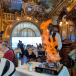 Newsletter 225: 10 Küchentrends und Massivholzküchen im harten Einsatz; Erklärvideo Snarecouchtisch-Notenständer; Weihnachtsgeschenke; Paris mit Crêpes